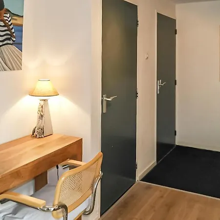 Stern Apartment *
